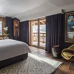 Four Seasons Hotel 5*